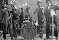 genere swing dalle origini all era dello swing roaring emily jazz band genere swing dalle origini all era dello swing roaring emily jazz band