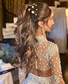 15 Statement Accessories To Glam Up Your Simple Bridal Hairstyles | WeddingBazaar