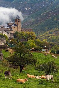 Pueblos encantadores de Huesca para disfrutar de la montaña - Foto 1