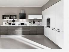 cucina con dispensa angolare cucina angolare max lineare essenza grigia moderna con cucina con dispensa angolare cucina angolare max lineare essenza grigia moderna con
