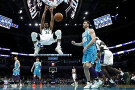 Image result for Giannis Antetokounmpo Doing a Dunk