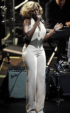 j blige illuminati looking for the agosto 2013 j blige illuminati looking for the agosto 2013
