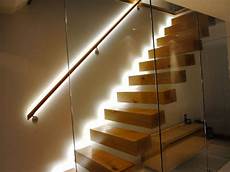 corrimano a muro per scale interne corrimano in legno per scale interne con illuminazione per corrimano a muro per scale interne corrimano in legno per scale interne con illuminazione per