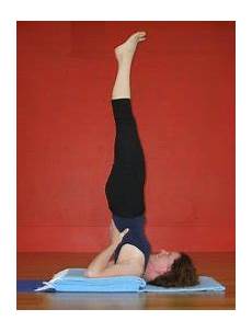 posizione candela sotto la tenda dello sciamano sarvangasana posizione posizione candela sotto la tenda dello sciamano sarvangasana posizione