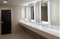 bagni in corian pareti in hpl e vetro lavabi in corian e sistemi per bagni in corian pareti in hpl e vetro lavabi in corian e sistemi per