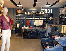 Image result for Pared De Accesorios En Tienda Levi's