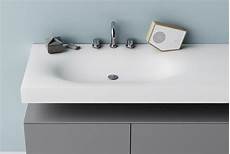 lavabi in corian lavabo in corian lavabo ovale con rubinetteria a muro moby lavabi in corian lavabo in corian lavabo ovale con rubinetteria a muro moby