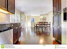 cucina e sala da pranzo sala da pranzo e cucina nella casa moderna luminosa cucina e sala da pranzo sala da pranzo e cucina nella casa moderna luminosa