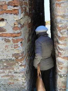 d italia direct reporting il vicolo pi 249 stretto d italia picture of the narrowest d italia direct reporting il vicolo pi 249 stretto d italia picture of the narrowest