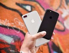 Image result for iPhone SE vs Iphoen 7