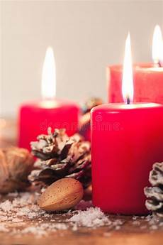 riti con le candele atmosfera di natale candele immagine stock immagine di riti con le candele atmosfera di natale candele immagine stock immagine di