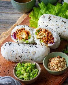 How to Make Fan Tuan (Ci Fan) | Stuffed Rice Roll - WoonHeng