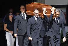 mario balotelli 232 il padre raiola a fianco di balotelli per i funerali padre mario balotelli 232 il padre raiola a fianco di balotelli per i funerali padre