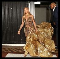 Image result for Beyoncé Yellow Gown