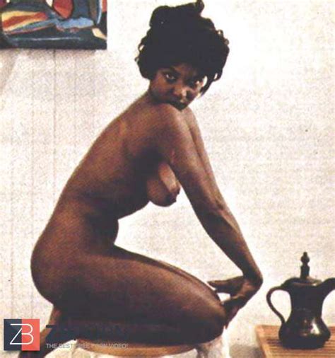 Simone Lahbib Nude