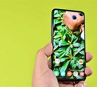 Image result for Galaxy S10 vs iPhone XR