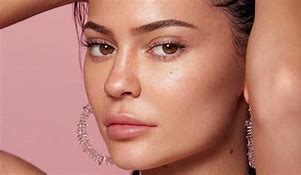 Image result for Facetune Kylie Jenner