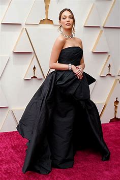 All Of The Looks From The 2022 Oscars Red Carpet