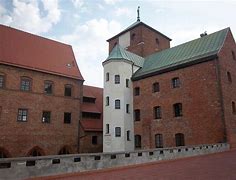 Image result for co_to_za_zamek_w_darłowie