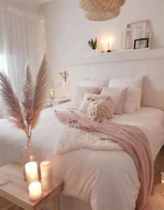 33 Stunning Romantic Bedroom Decor Ideas You Will Love - HOMYHOMEE