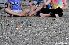 giochi da cortile per bambini backyard marbles be a giochi da cortile per bambini backyard marbles be a