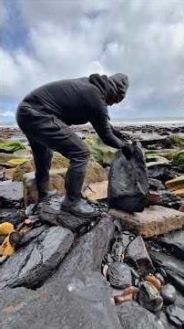 Whilst Fossil Hunting we came across a HUGE fresh shale landslide! 🏝️