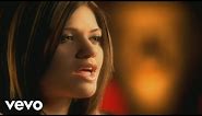 Kelly Clarkson - A Moment Like This (VIDEO)