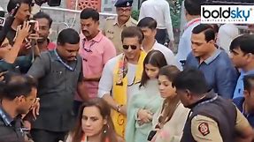 Shah Rukh Khan Shirdi Sai Baba Temple Darshan Video Fans Angry Reaction Viral