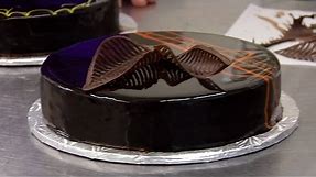 How To Make Perfect Chocolate Mirror Glaze - Miroir & Tempering