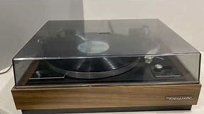 Realistic R-8000 vintage turntable from 1977. Two speed belt drive.