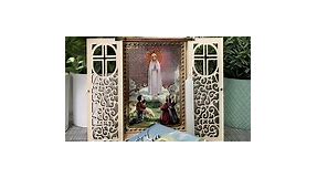 Celebrate the Feast of Sts. Francisco & Jacinta Marto with this mini shrine kit 🤍 It contains a wooden box with a double gate opening, decorated with fine laser cut detailing, foiled and stamped in gold and silver. The Our Lady of Fatima icon is vividly pictured on the front in brilliant color and the traditional, ornate style of the Eastern Church. Within the box are a prayer booklet, candle, laser engraved wooden candleholder, and a matching rosary with a bookmark! Enjoy reflective and fruitf