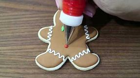 How to Decorate Gingerbread Man Cookies