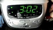 Magnavox alarm clock / radio / CD player