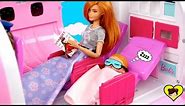 Bebés LOL Surprise y Mama Barbie de Viaje, Van al Parque y Supermercado