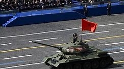 Este tanque T-34 lideró el desfile por el Día de la Victoria en Rusia