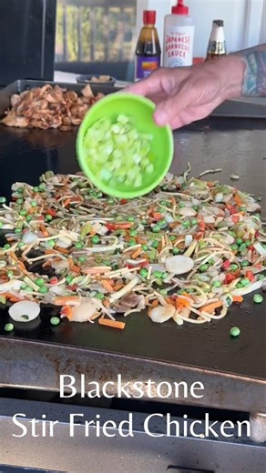 Stir fry chicken on the Blackstone #stir #chickens | SmokehouseNick