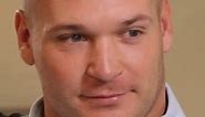 Brian Urlacher shares the story behind his incomplete barbed wire tattoo #brianurlacher #chicagobears #nfl #football #tattoos | Graham Bensinger