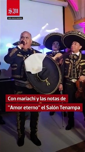 Con mariachi y las notas de "Amor eterno" el Salón Tenampa recordó a Juan Gabriel