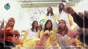 TWICE (트와이스) - TWICE Signs Signatures With Their Feet