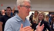 Tim Cook Welcomes Crowds Gathered at NYC Apple Store for iPhone 15 Launch