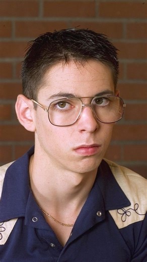 moviescofficial on Instagram: "Created by Paul Feig, Freaks and Geeks is the kind of series that turns small moments into something real — and this scene proves it. His kindness isn’t loud, dramatic, or perfect… it’s honest. The kind that makes you stop and think, “Why don’t more people act like this?” It’s one of those rare shows where the quiet gestures hit harder than the big ones. 💾 Save this scene if you know kindness never goes out of style. 👉 Follow @moviescofficial for more heartfelt, 