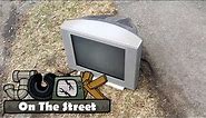 Sanyo CRT TV - DS20425- Junk on the Street