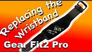 Replacing the Wristband of Gear Fit2 Pro fitness tracker