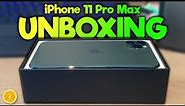 Apple iPhone 11 Pro Max Unboxing (And we turn it on)