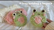 how to crochet a frog holding a heart pouch | beginner-friendly mini pouch/charm tutorial