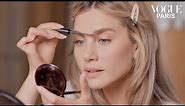Comment calquer le make-up naturel d'une Parisienne en 10 minutes chrono ? | Vogue Paris