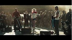 Suicide Squad Harley Quinn dress up Scene