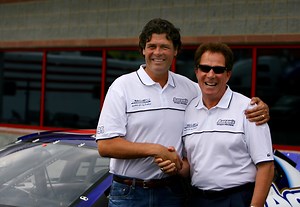How many siblings does Darrell Waltrip have? All you need to know