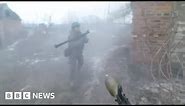 Ukraine frontline: street fighting as Russian troops attack Bakhmut - BBC News