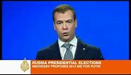 Medvedev backs Putin for president